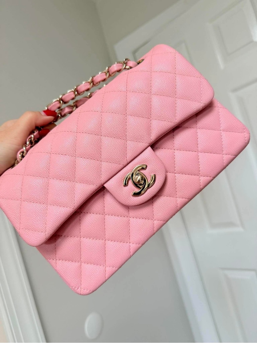 22C CHANEL Pink Quilted Leather Shoulder Bag with Gold Hardware. My I.G ceotrr